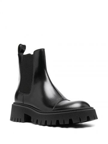 Tractor 20mm Boot in black smooth leather