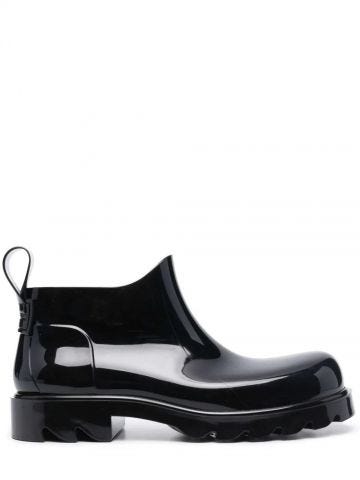 Black glossy slip-on boots