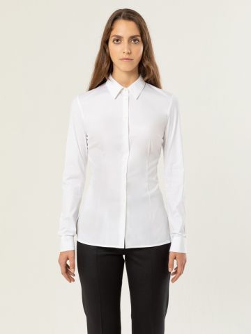 White cotton shirt close-fitting
