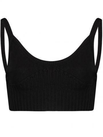 Black knitted top
ribbed