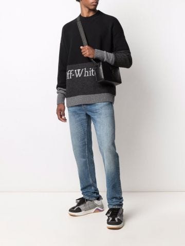 Arrows gray sweater