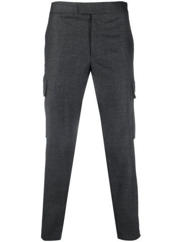 Pantaloni sartoriali grigi stile cargo