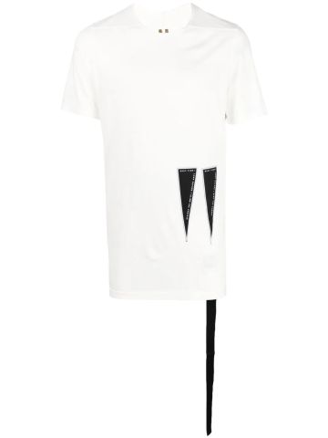 White short-sleeved T-shirt with applique