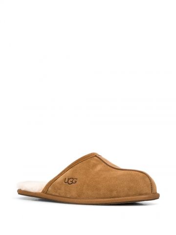 Chestnut Scuff slippers with white fur