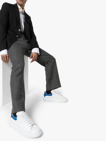 Sneakers Oversize bianche con tallone a contrasto blu