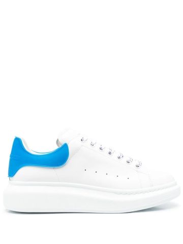 Oversize white trainers with contrasting blue heel