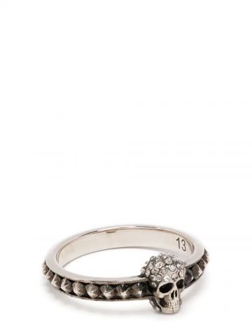 Ring with silver skulls