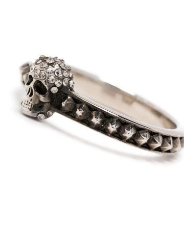 Ring with silver skulls