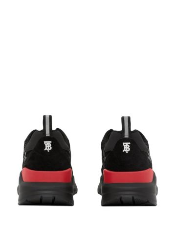 Sneakers nera in pelle e tessuto a rete con logo stampato