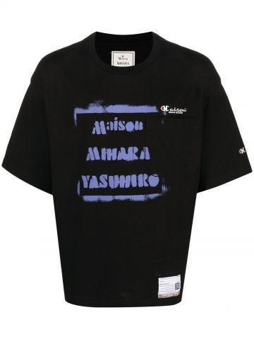 Black graphic-print T-shirt