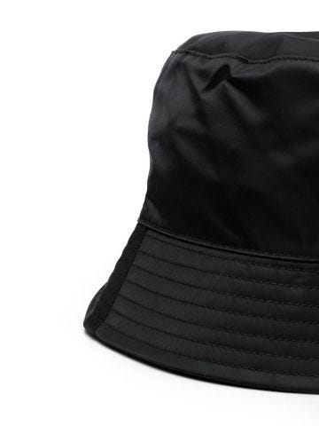 Cappello bucket nero con stampa logo