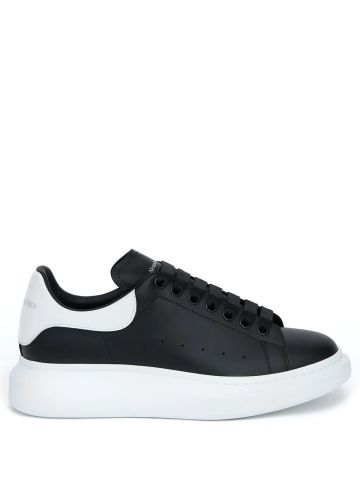 Sneakers Oversize nere con dettaglio a contrasto bianco
