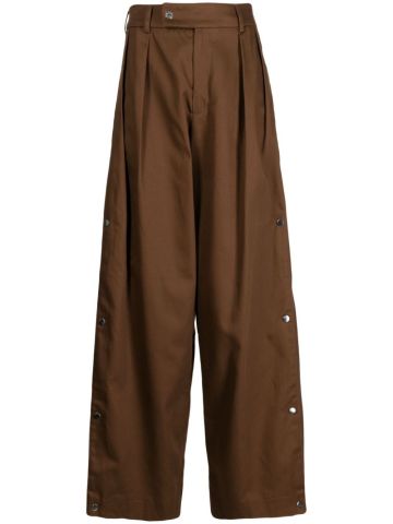 Brown pants with pleats