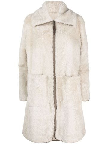 Fur coat with zipper