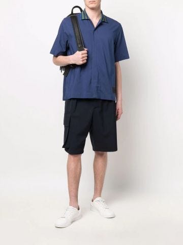 Contrasting collar blue short sleeved Shirt