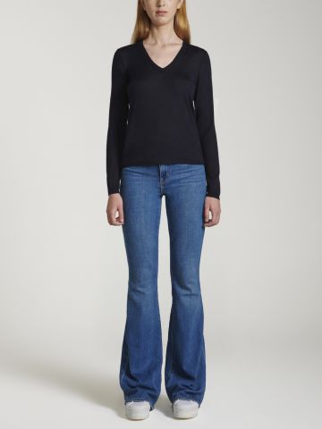 Blue fine knit V-neck and long sleeved Sweater