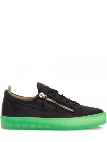 Sneakers Frankie nere con suola verde
