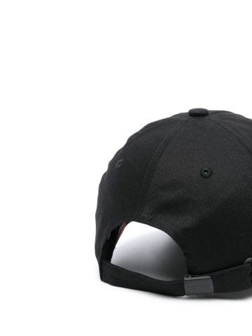 Black baseball cap with logo tag