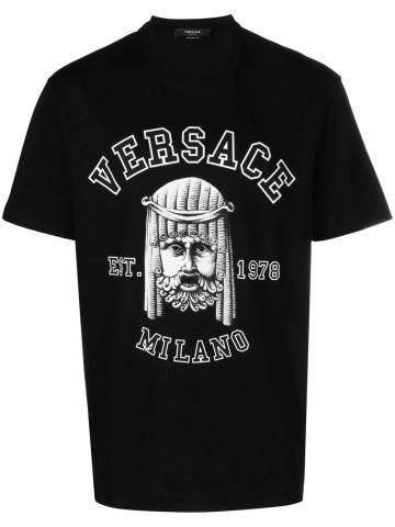 T-shirt nera con stampa logo