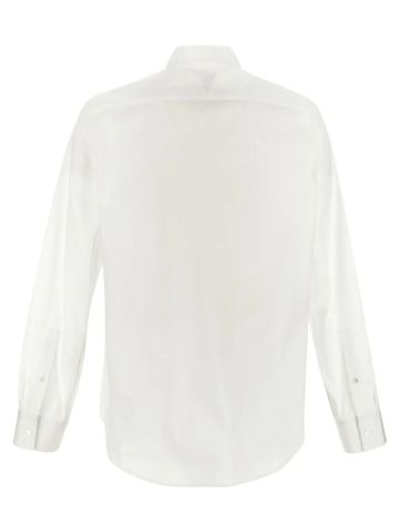 White long-sleeved shirt