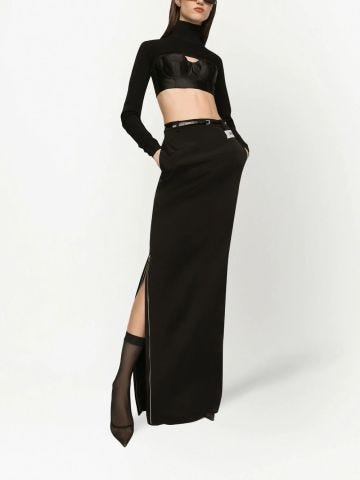 High-waisted black straight skirt with appliqué