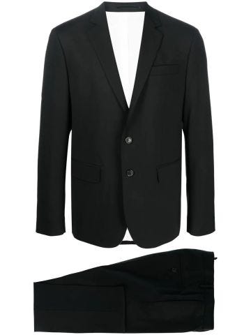 Black single-breasted tailoring suit