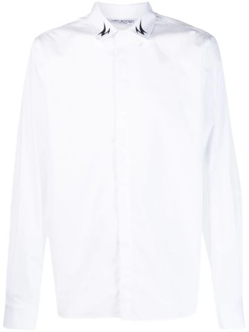 White shirt with lightning print on collar