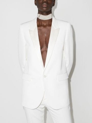White single-breasted blazer