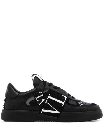 VL7N Black Low-Top Sneakers