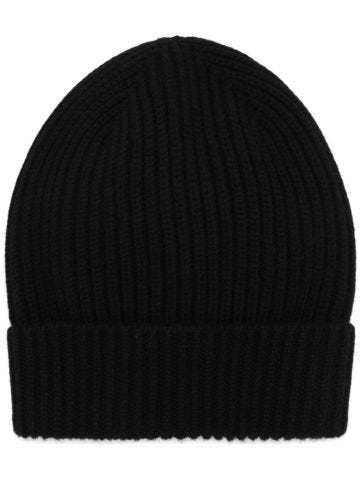 Black ribbed cap with lapels