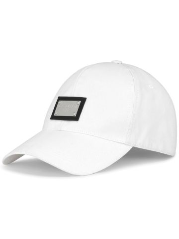 White logo-tag baseball cap