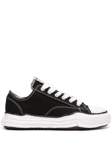 Peterson black low trainers